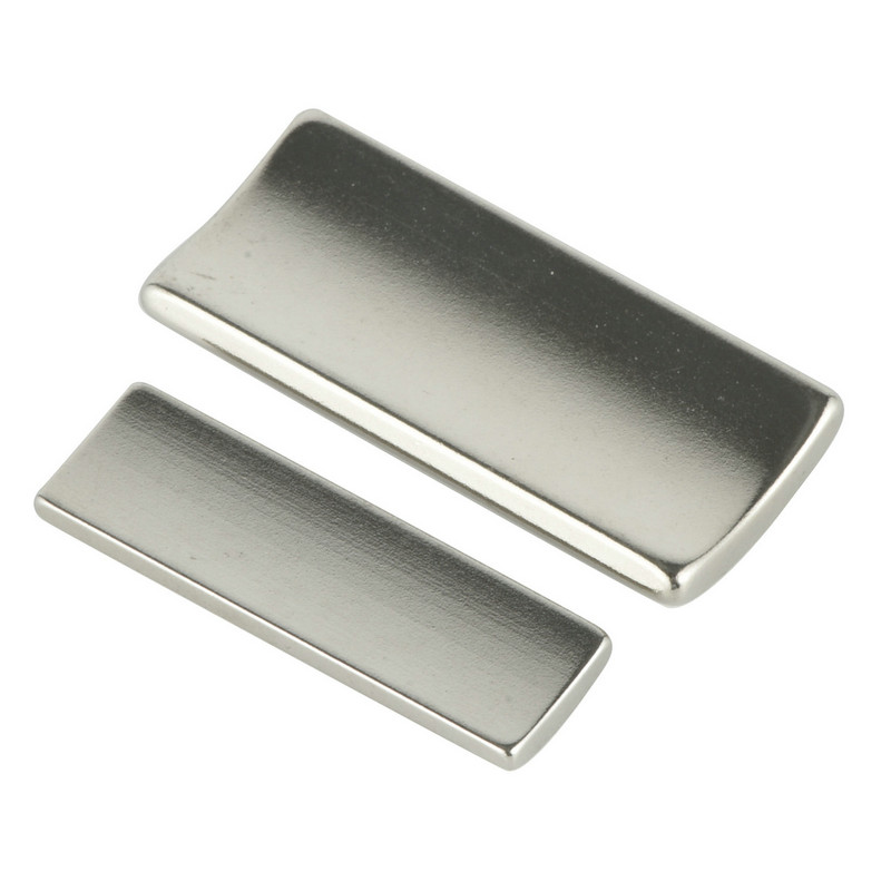 Neodymium magnet oblouk